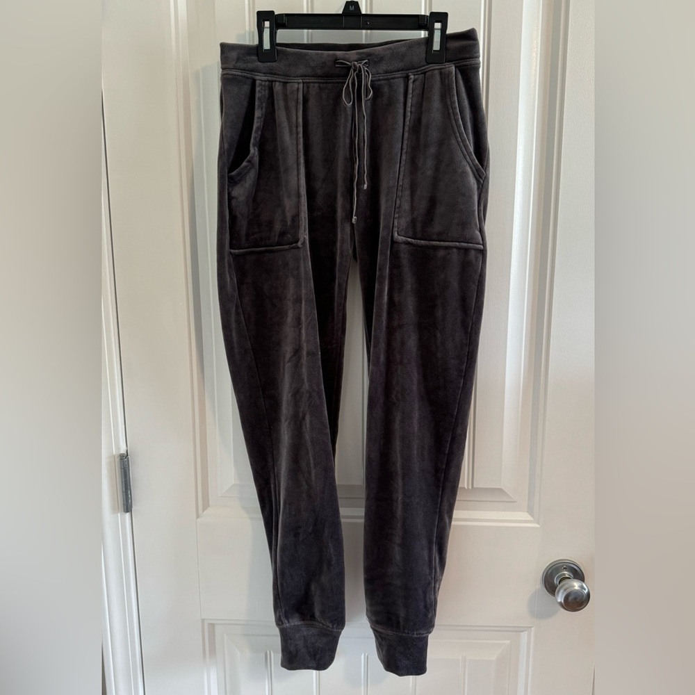 NWOT House Of Harlow 1960 by Nicole Richie Velvet Joggers XS